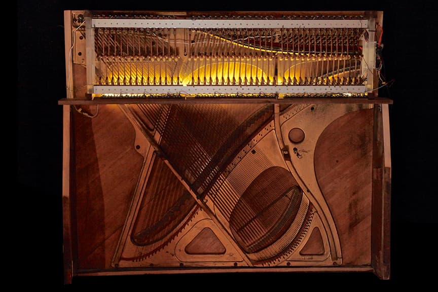 picture of the midi piano player