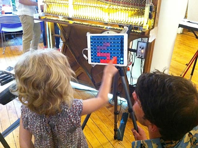 picture of the midi piano player
